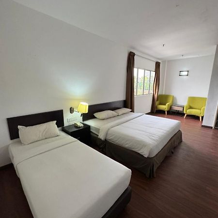 Hotel Pandan Джохор Бахру Екстериор снимка