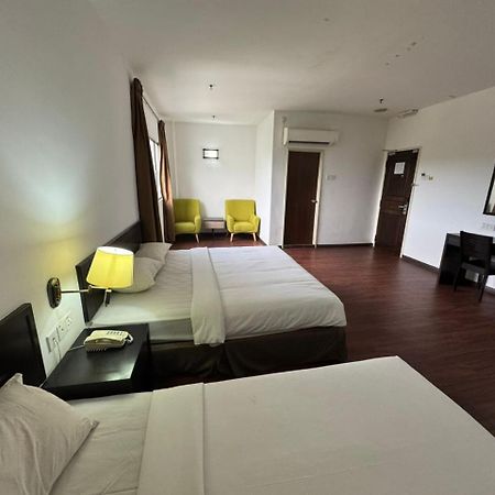 Hotel Pandan Джохор Бахру Екстериор снимка