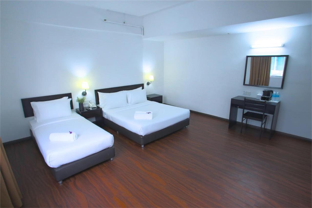 Hotel Pandan Джохор Бахру Екстериор снимка