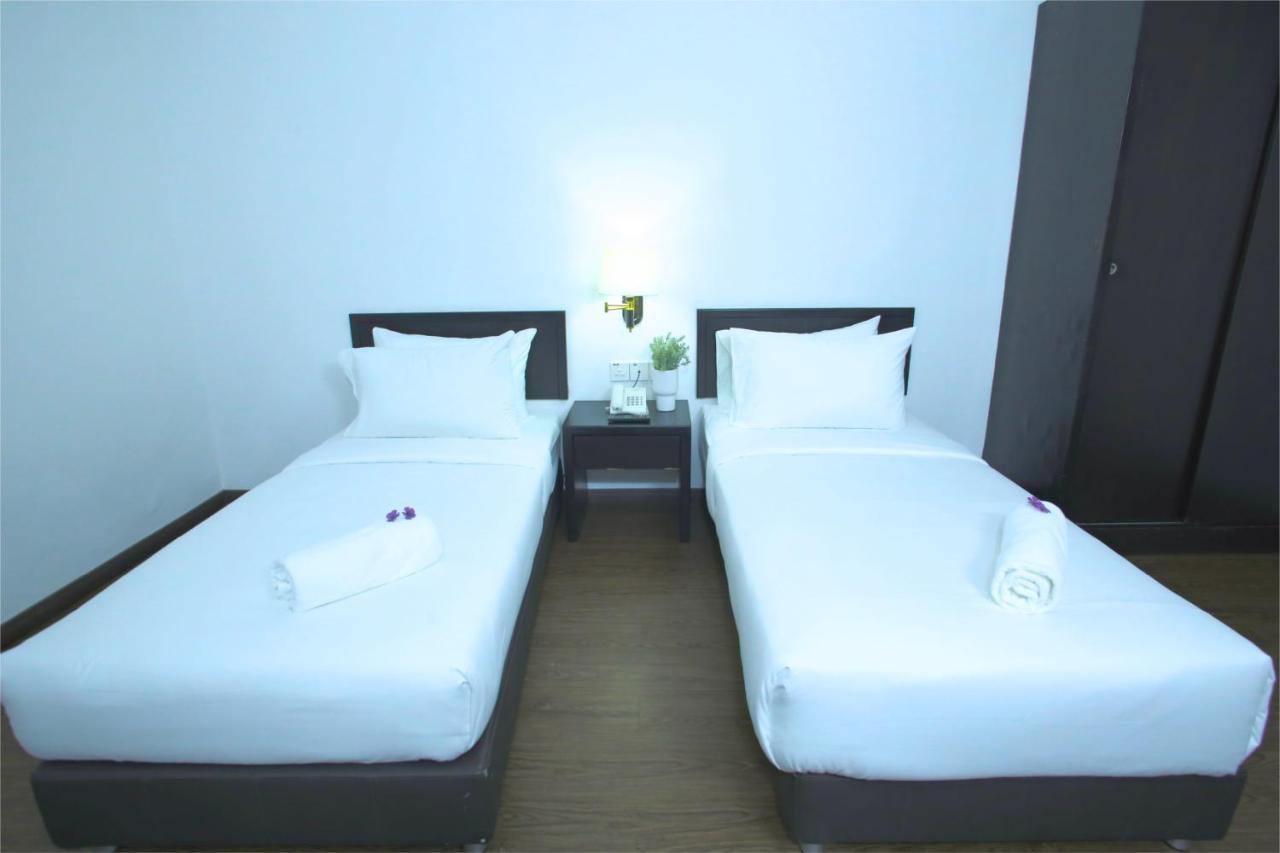 Hotel Pandan Джохор Бахру Екстериор снимка