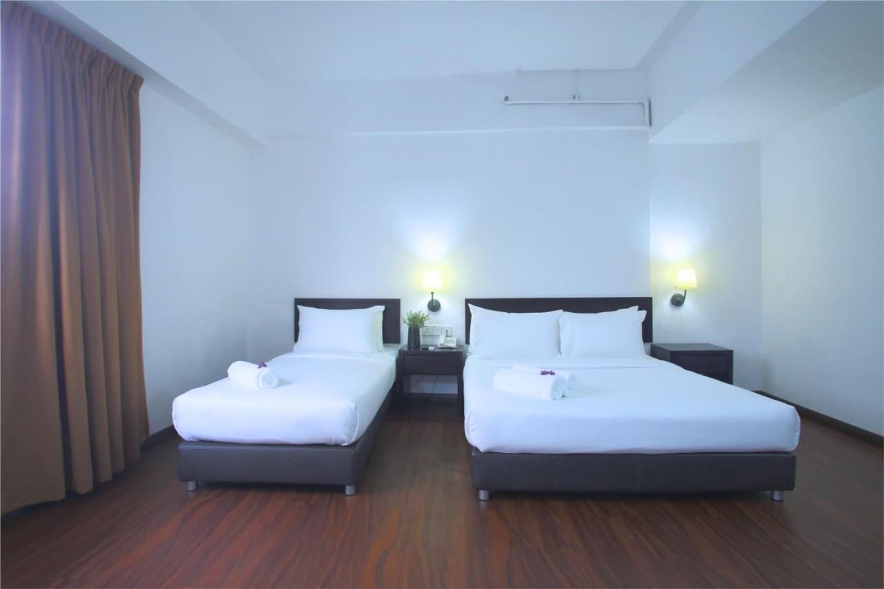 Hotel Pandan Джохор Бахру Екстериор снимка