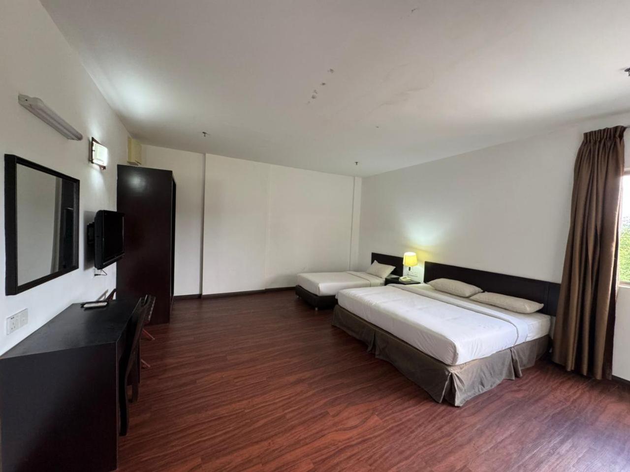 Hotel Pandan Джохор Бахру Екстериор снимка