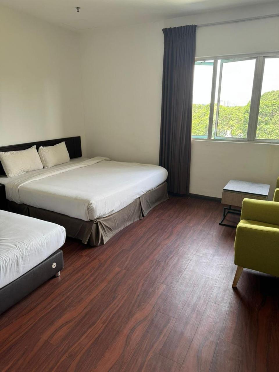 Hotel Pandan Джохор Бахру Екстериор снимка